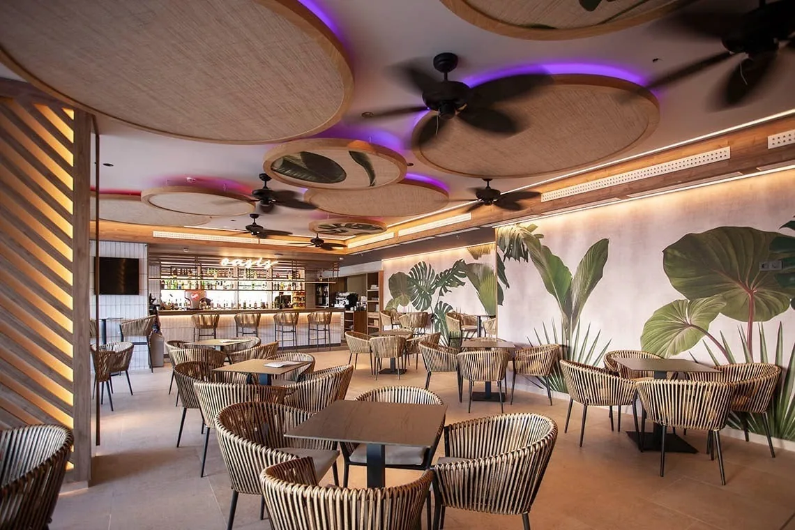 Bar tropical del Hotel Primavera Park